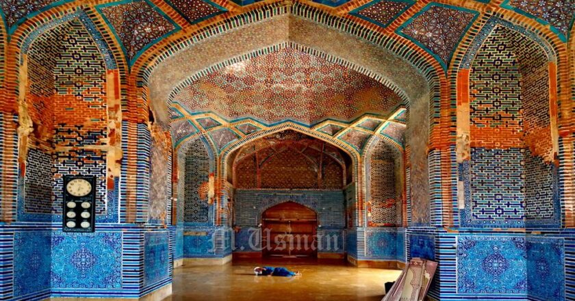 Shah Jahan Mosque: A hidden gem in the dirt of interior Sindh