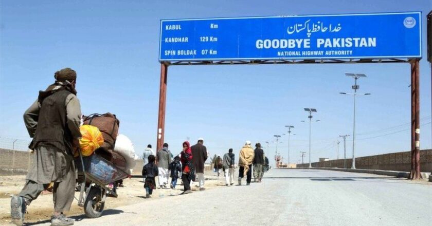 Pakistan opens the Chaman Border for Afghanis to return