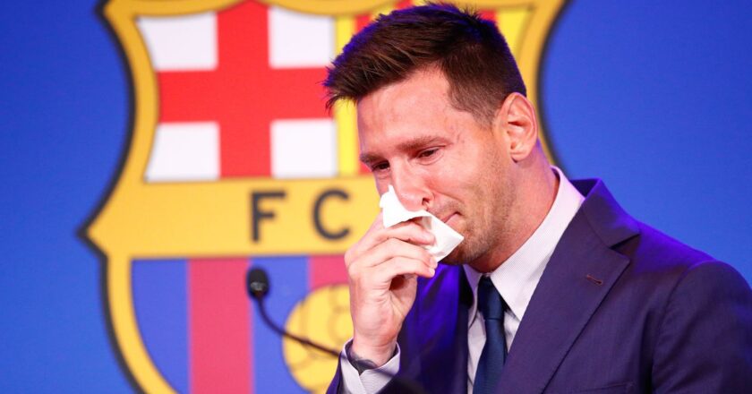 Messi bids farewell to FC Barcelona in tears