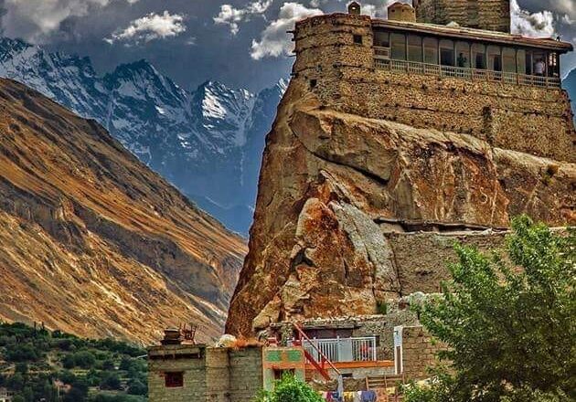 Altit/Baltit Forts Hunza: A spectacular defense beacons now serves as charismatic edifices