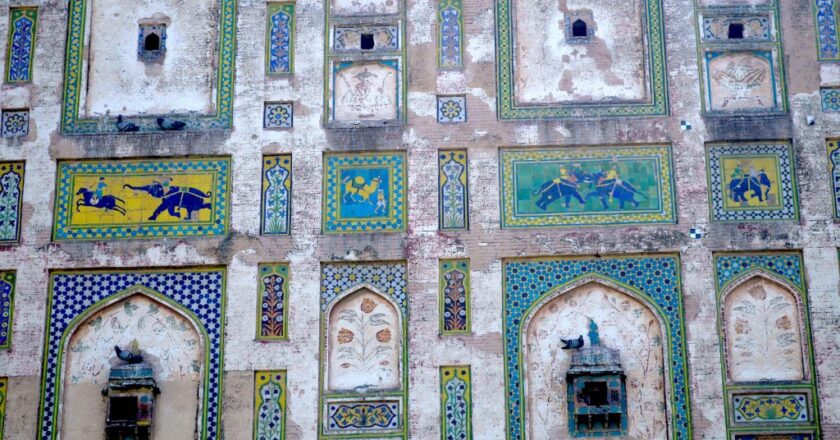 Pakistan restores world’s largest picture wall in Lahore Fort