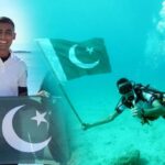 Pakistani Flag went underwater for 75 minutes