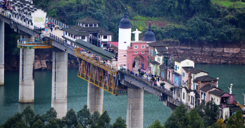 Lizi Village: A Look at China’s Village on a Bridge